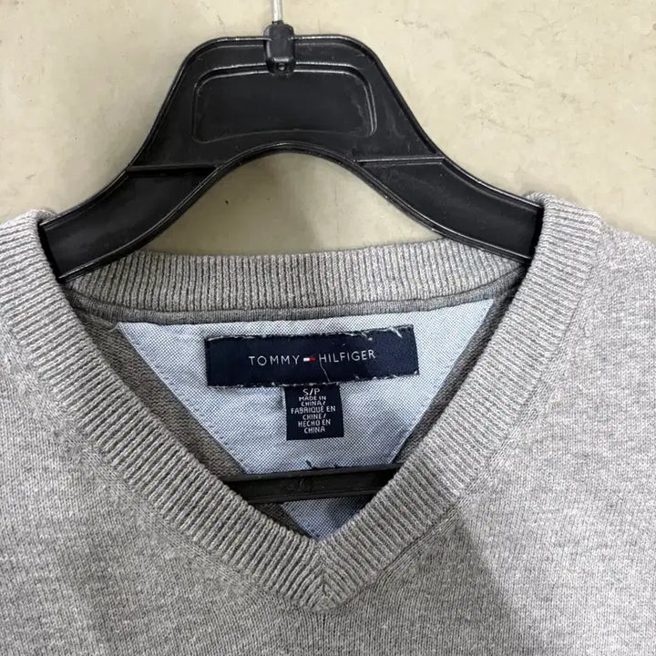 [BUNJANG] Tommy Hilfiger Logo Knit Sweater / 만원샵 타미힐피거 로고 니트 S