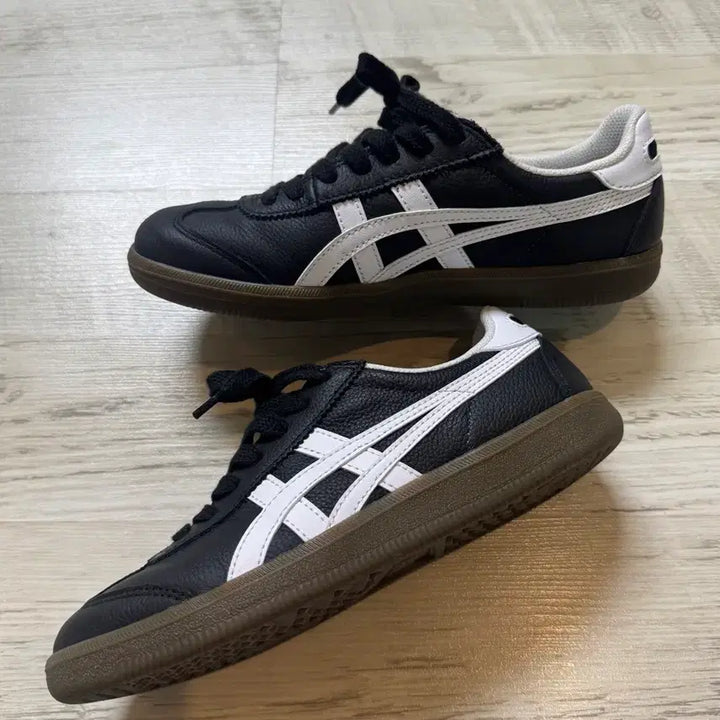 [BUNJANG] Onitsuka Tiger Tokuten Black White Sneakers / 오니츠카 타이거 토쿠텐 블랙화이트 225