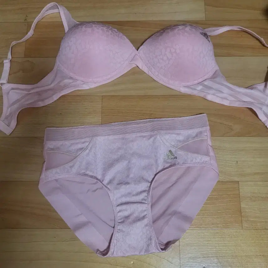 [SOLD OUT] 아디다스  브라+팬티 세트 중고