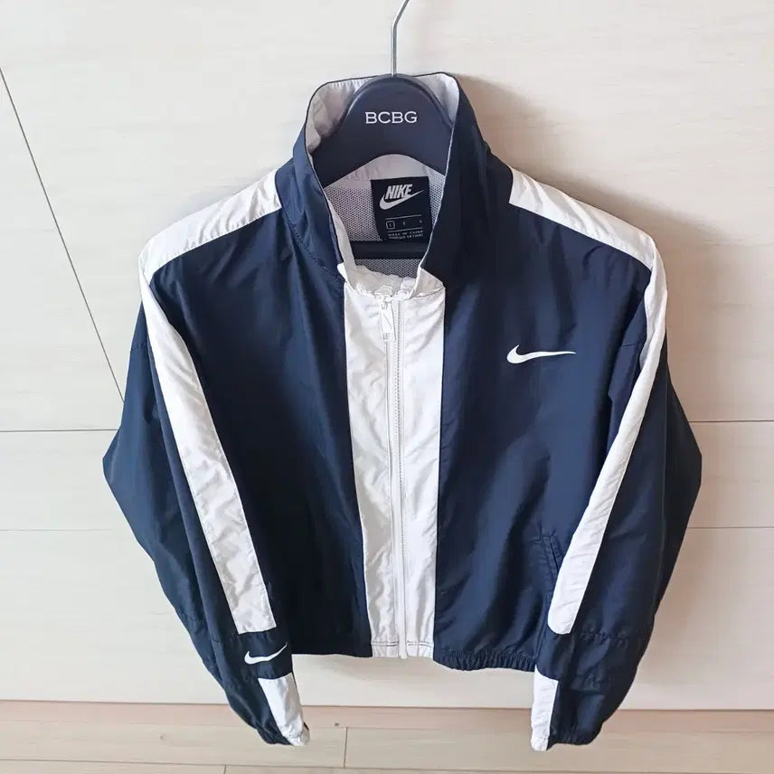 [SOLD OUT] 여성 나이키 NIKE 정품 품절 바람막이 리펠 에센셜 트레이닝 우븐 재킷