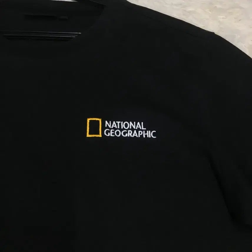 [BUNJANG] National Geographic Small Logo T-Shirt / 내셔널지오그래픽 스몰로고 반팔티 만원샵 DD24