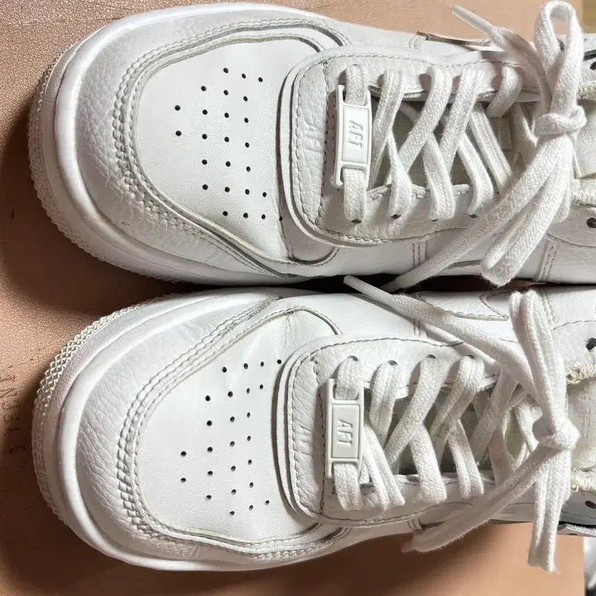 [BUNJANG] Nike Air Force 1 Triple White Sneakers (225mm) / 나이키에어포스 트리플화이트 225