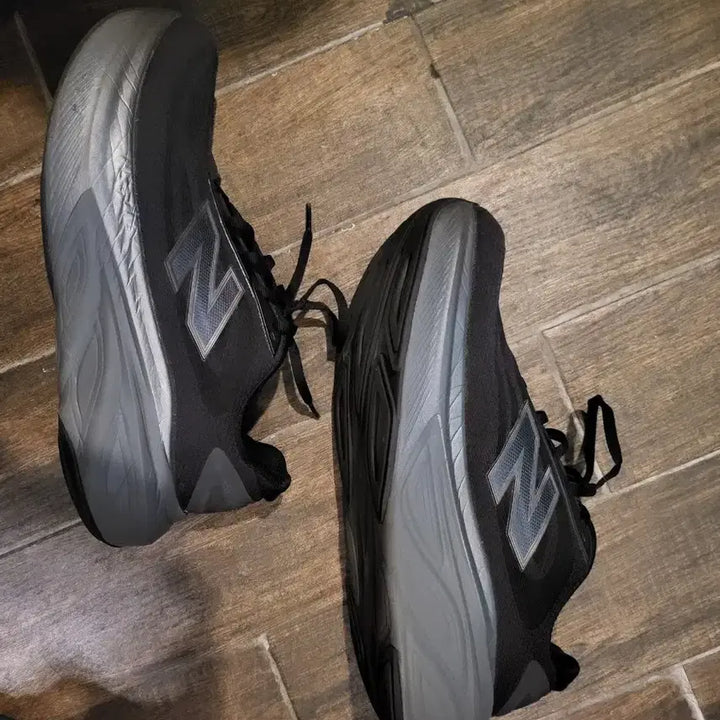 [SOLD OUT] 뉴발란스 블랙 운동화 남성용275