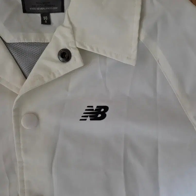 [BUNJANG] New Balance White Coach Jacket / 뉴발란스 화이트 코치 자켓
