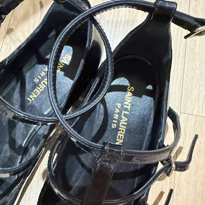 [BUNJANG] Saint Laurent Black Enamel Strap Flats Size 37.5 / 생로랑 블랙에나멜 스트랩 플랫