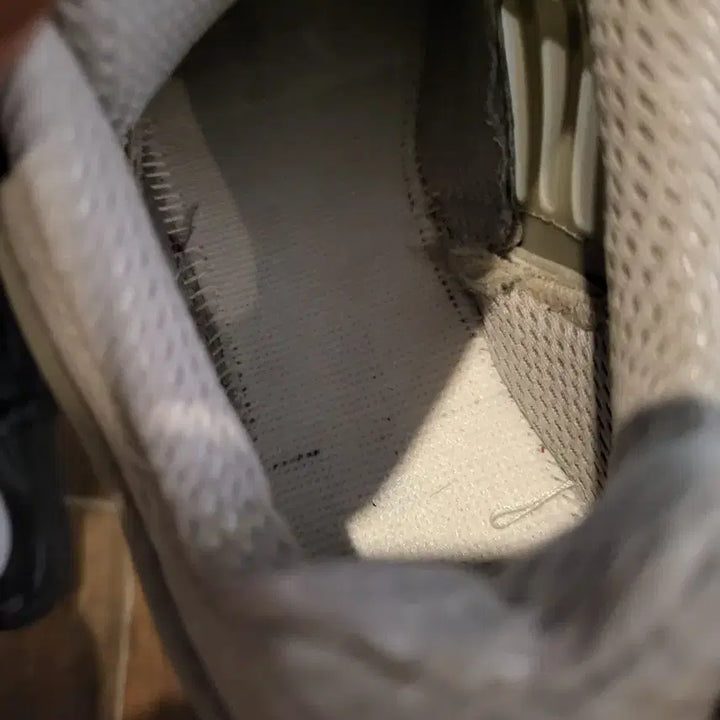 [BUNJANG] Salomon White Silver Hiking Shoes / 살로몬 운동화 화이트 실버 260