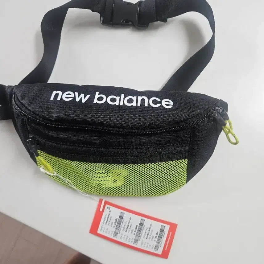[BUNJANG] New Balance Black/Fluorescent Waist Bag / 뉴발란스 블랙/형광색 웨이스트백 새상품ㅡ해운대