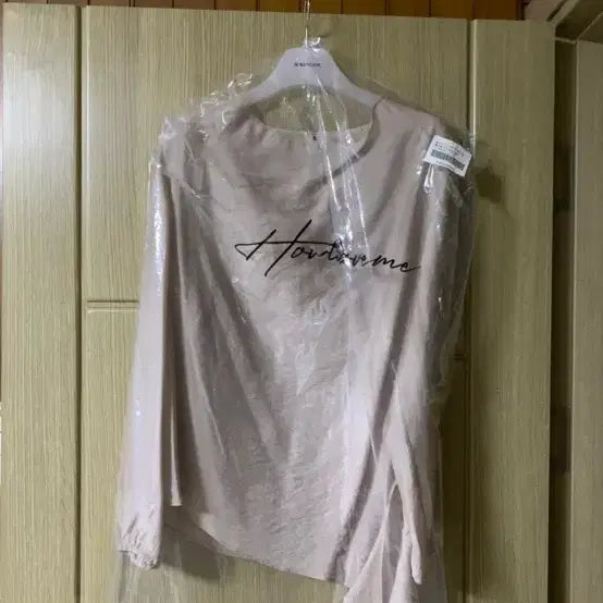 [SOLD OUT] 하우투러브미 수리아 드레이프 실크랩 블라우스 rose beige