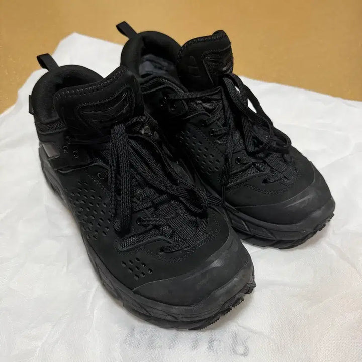 [BUNJANG] Hoka Tor Ultra Low Black Hiking Shoes / [275] 호카 토르 울트라 로우 블랙