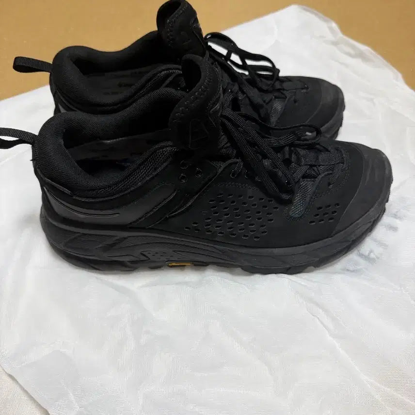 [BUNJANG] Hoka Tor Ultra Low Black Hiking Shoes / [275] 호카 토르 울트라 로우 블랙