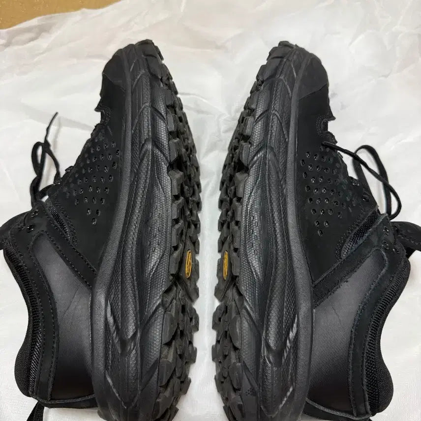 [BUNJANG] Hoka Tor Ultra Low Black Hiking Shoes / [275] 호카 토르 울트라 로우 블랙