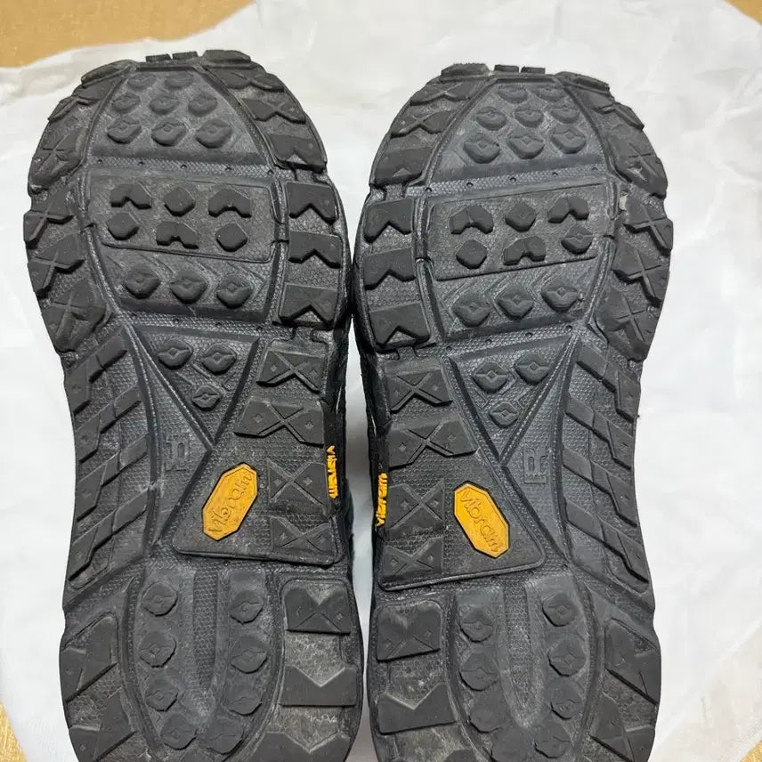 [BUNJANG] Hoka Tor Ultra Low Black Hiking Shoes / [275] 호카 토르 울트라 로우 블랙