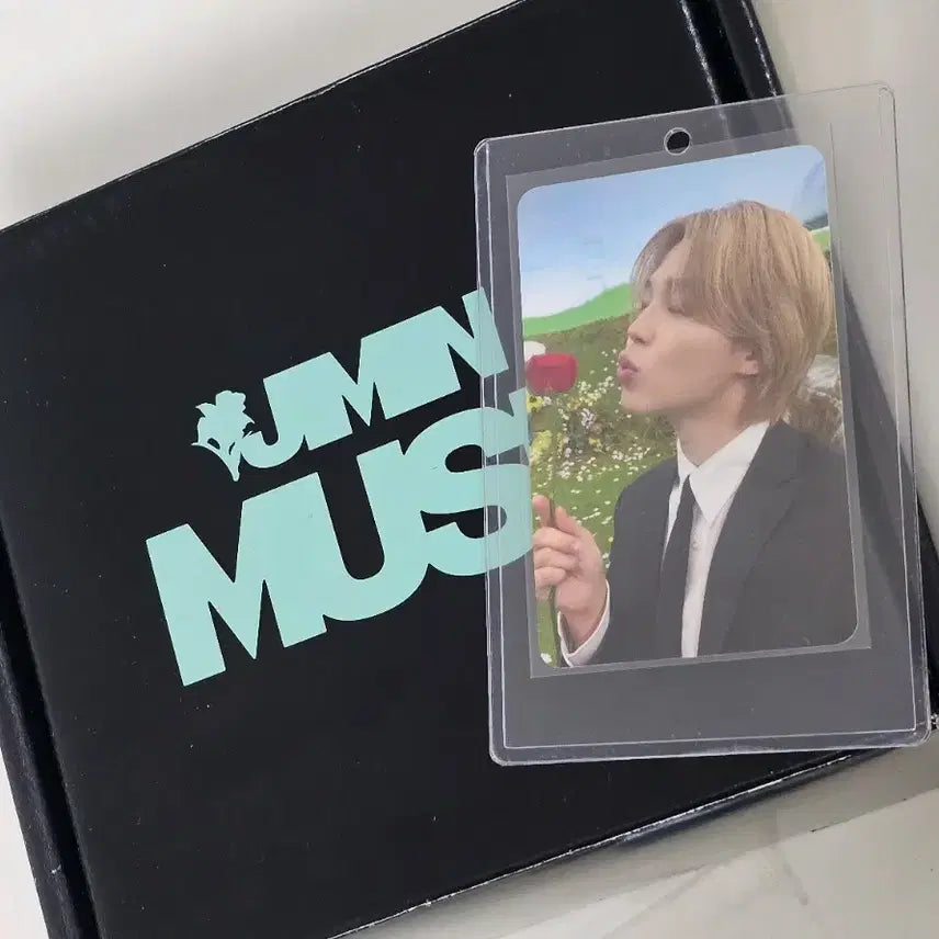 [BUNJANG] BTS Jimin Muse Smeraldo Pop-up ARMY Day Gift Set + Photocard / 급처) 방탄 지민 뮤즈 스메랄도 팝업 아미데이 기프트 +포카포함