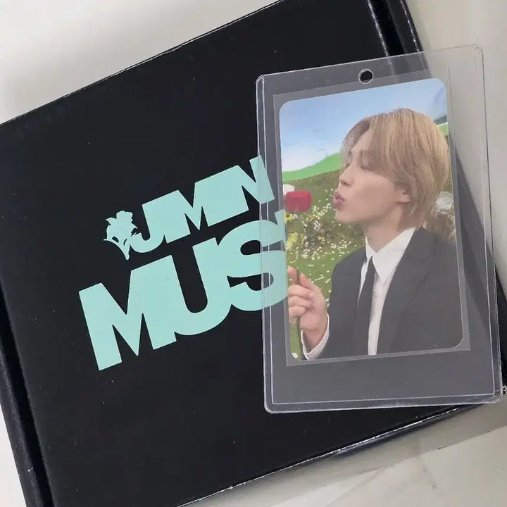 [BUNJANG] BTS Jimin Muse Smeraldo Pop-up ARMY Day Gift Set + Photocard / 급처) 방탄 지민 뮤즈 스메랄도 팝업 아미데이 기프트 +포카포함