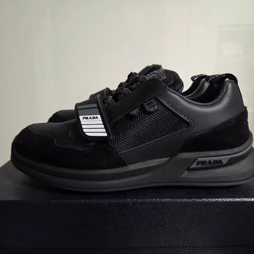 [SOLD OUT] 프라다 벨크로 스니커즈 블랙