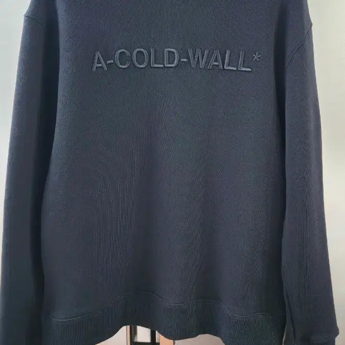 [BUNJANG] A-COLD-WALL Logo Sweatshirt / [A-COLD-WALL] 어콜드월 블랙 로고 맨투맨
