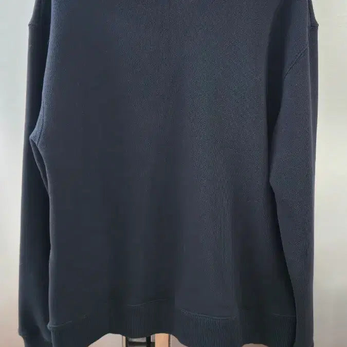 [BUNJANG] A-COLD-WALL Logo Sweatshirt / [A-COLD-WALL] 어콜드월 블랙 로고 맨투맨