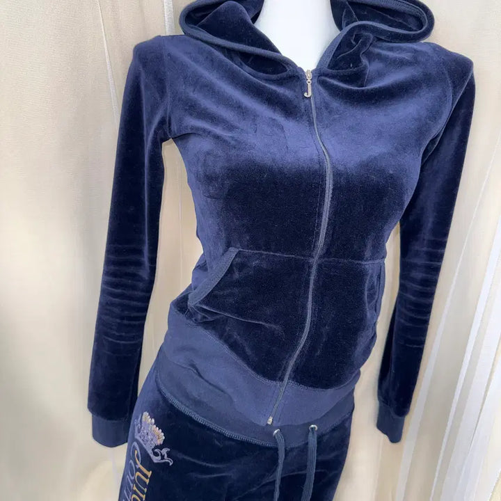 [BUNJANG] Juicy Couture Navy Velvet Set / M Juicy Couture 네이비 벨벳 셋업
