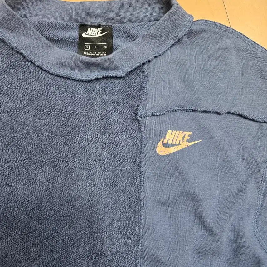 [BUNJANG] Nike Blue Patchwork Sweatshirt S / 나이키 블루 패치워크 맨투맨 티셔츠 S