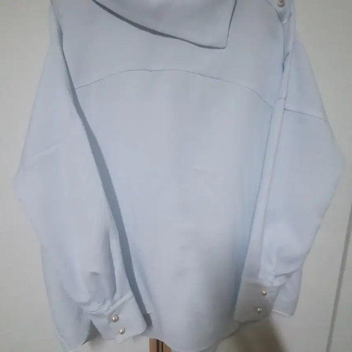 [SOLD OUT] 로엠 블라우스(새제품)
