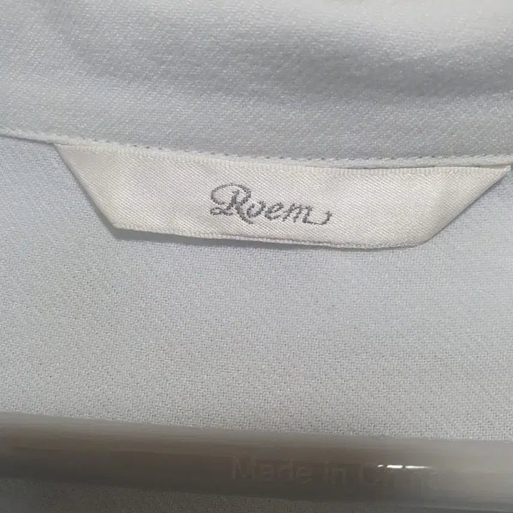 [SOLD OUT] 로엠 블라우스(새제품)