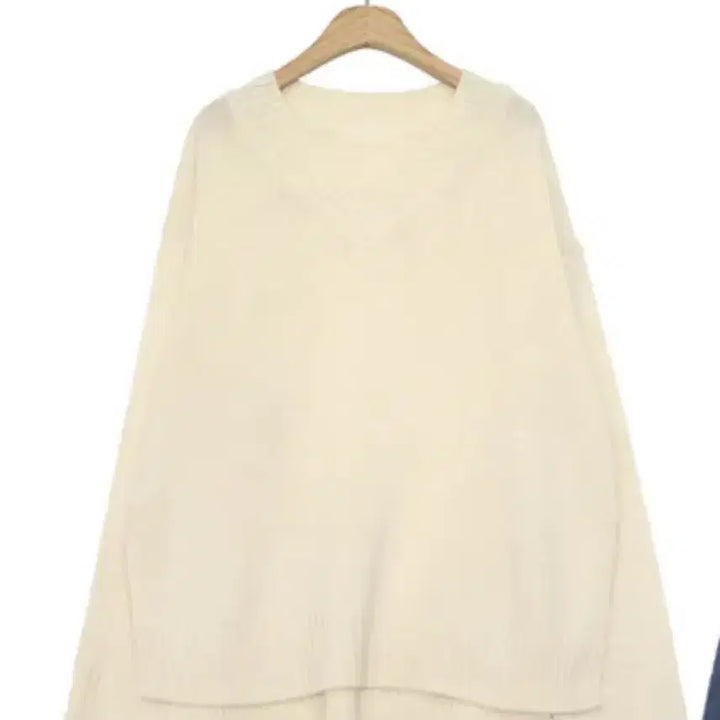 [BUNJANG] Ivory V-Neck Knit Sweater / 아이보리 브이넥 니트 스웨터