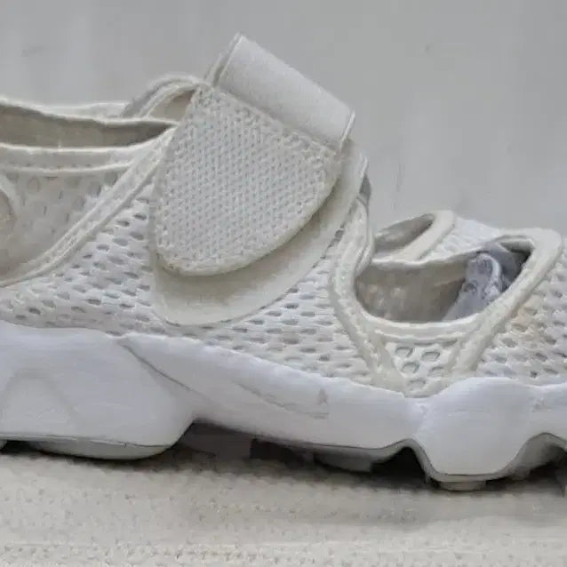 [BUNJANG] Nike Velcro Mesh Slip-On Sneakers (Women&