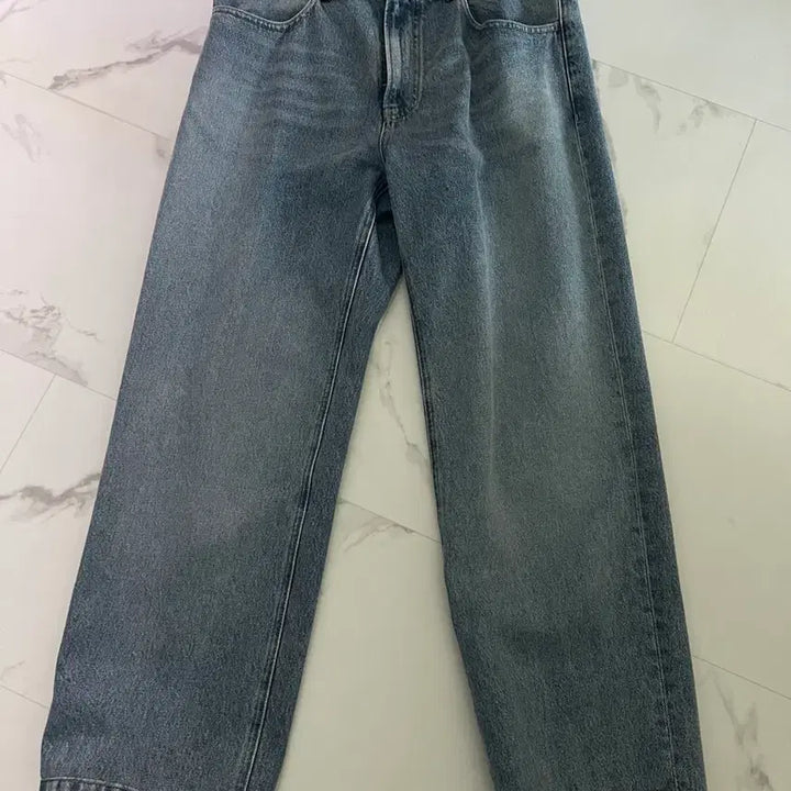 [SOLD OUT] 타임옴므 세미와이드 데님팬츠(미착용 새제품)