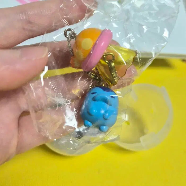 [BUNJANG] Tamagotchi UFO Keychain Ginjirochi Gacha / 다마고치 UFO 키링 긴지로치 가챠 메지루시