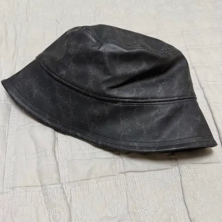 [BUNJANG] BEAMS Leather Bucket Hat / 빔즈 레더 버킷햇