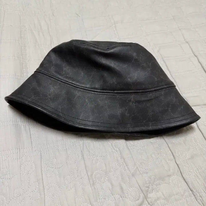 [BUNJANG] BEAMS Leather Bucket Hat / 빔즈 레더 버킷햇