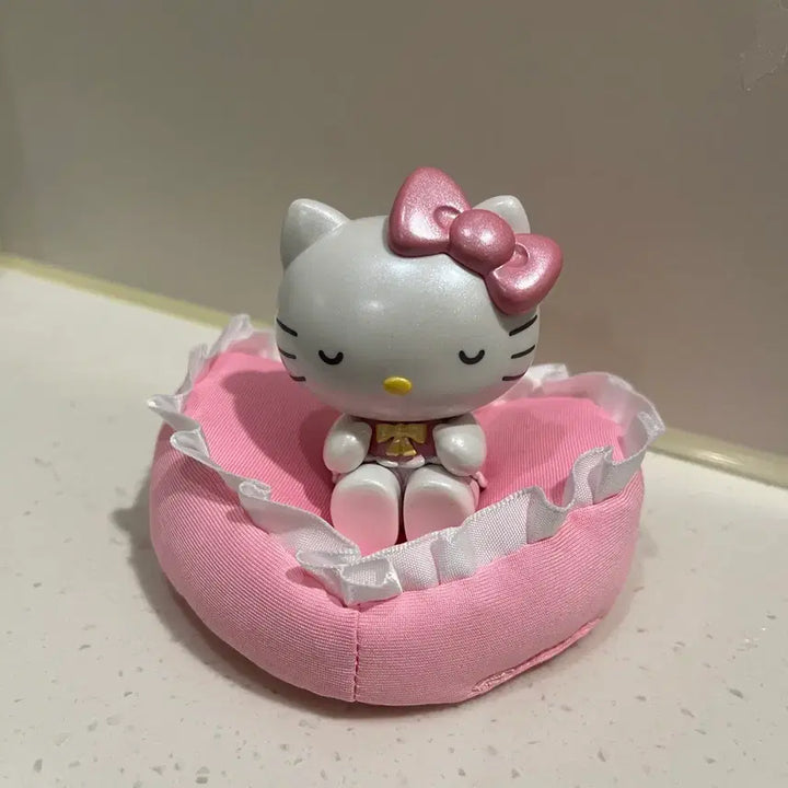 [BUNJANG] Kitty Sleeping Figure with Heart Cushion / 잠자는 키티 (피규어+하트방석)