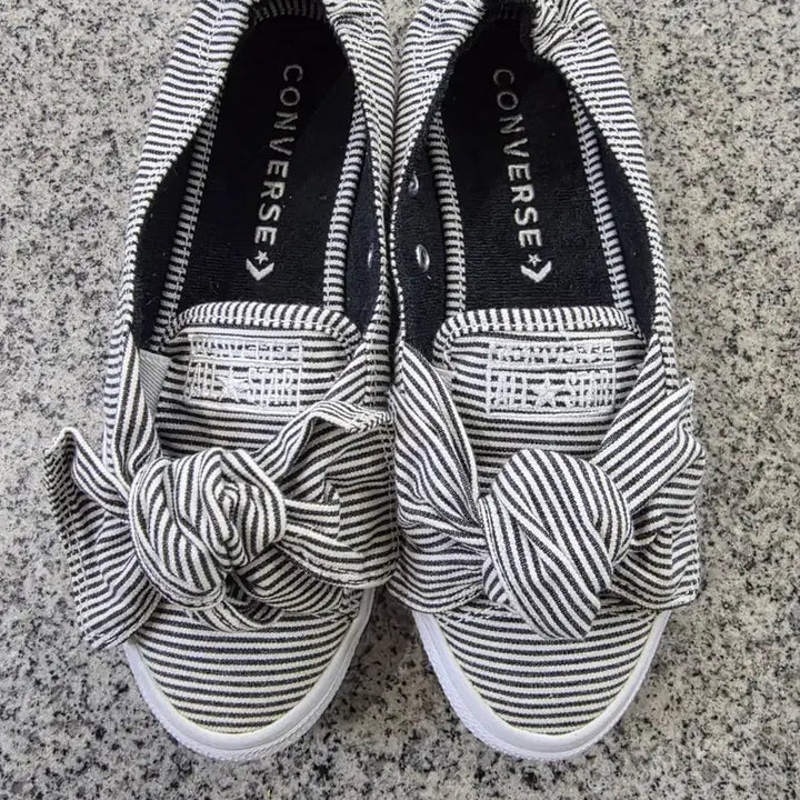 [BUNJANG] Converse Stripe Ribbon Slip-on Sneakers / 컨버스 스트라이프 리본 슬립온 230. 1번잠깐신음