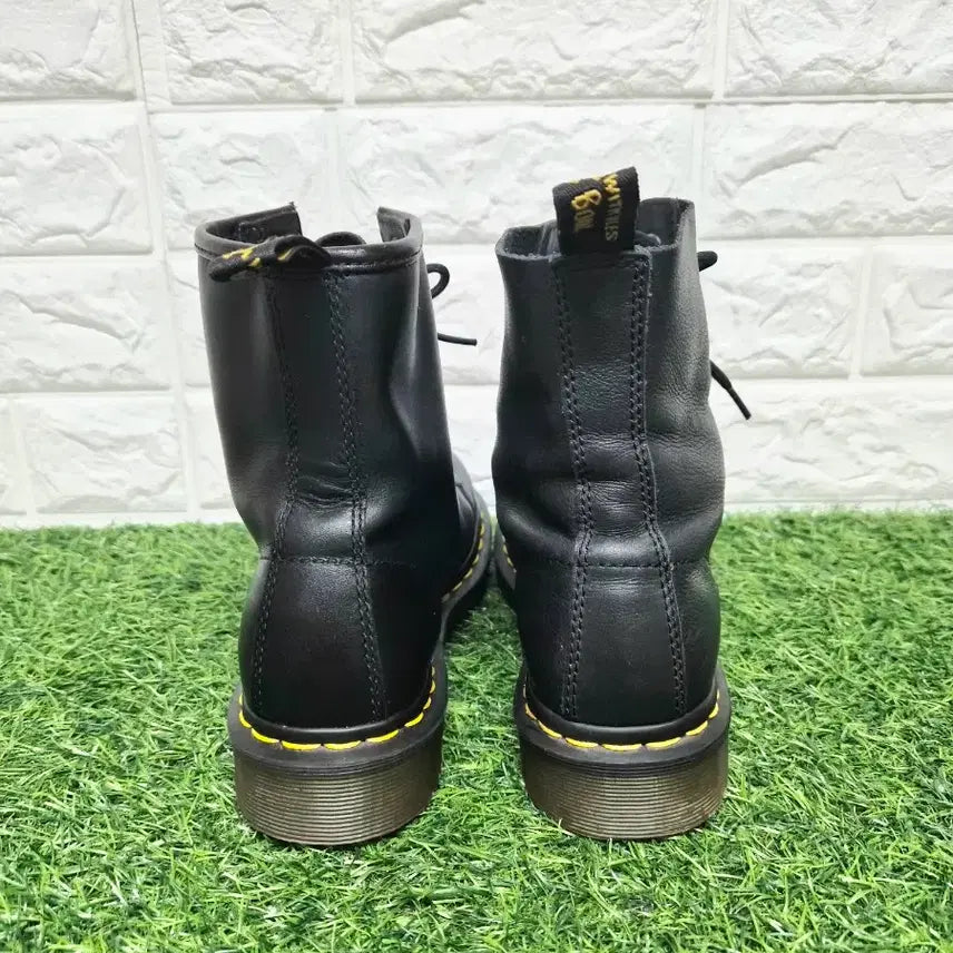 [SOLD OUT] 닥터마틴 240~245(EU 38) 1460 8홀 워커 부츠