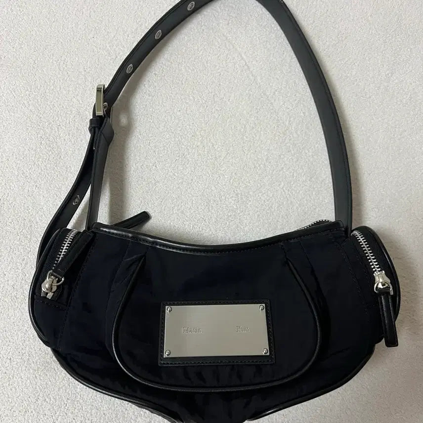 [BUNJANG] Matinkim Madeleine Round Bag / 마뗑킴 마들렌 라운드백