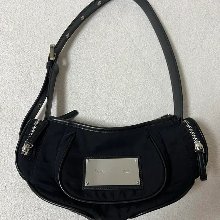 [BUNJANG] Matinkim Madeleine Round Bag / 마뗑킴 마들렌 라운드백