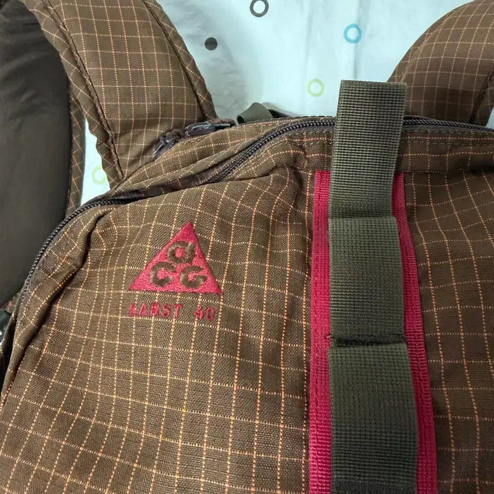 [BUNJANG] Nike ACG Hiking Backpack / 나이키 ACG 라인의 브라운 체크 패턴 하이킹 백팩입니다