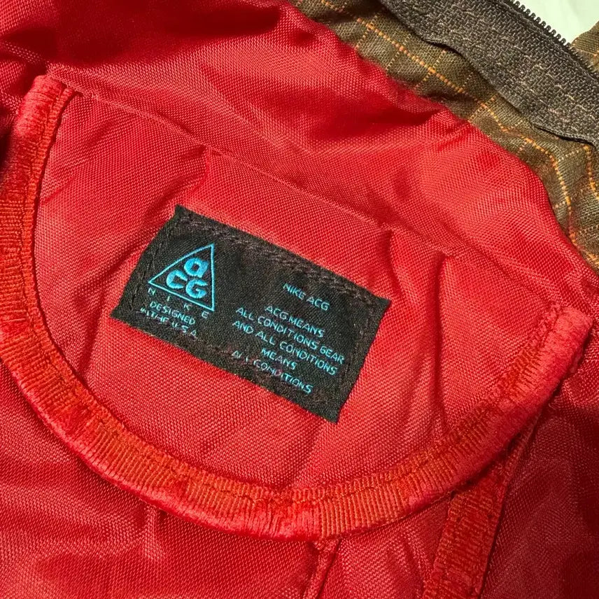 [BUNJANG] Nike ACG Hiking Backpack / 나이키 ACG 라인의 브라운 체크 패턴 하이킹 백팩입니다