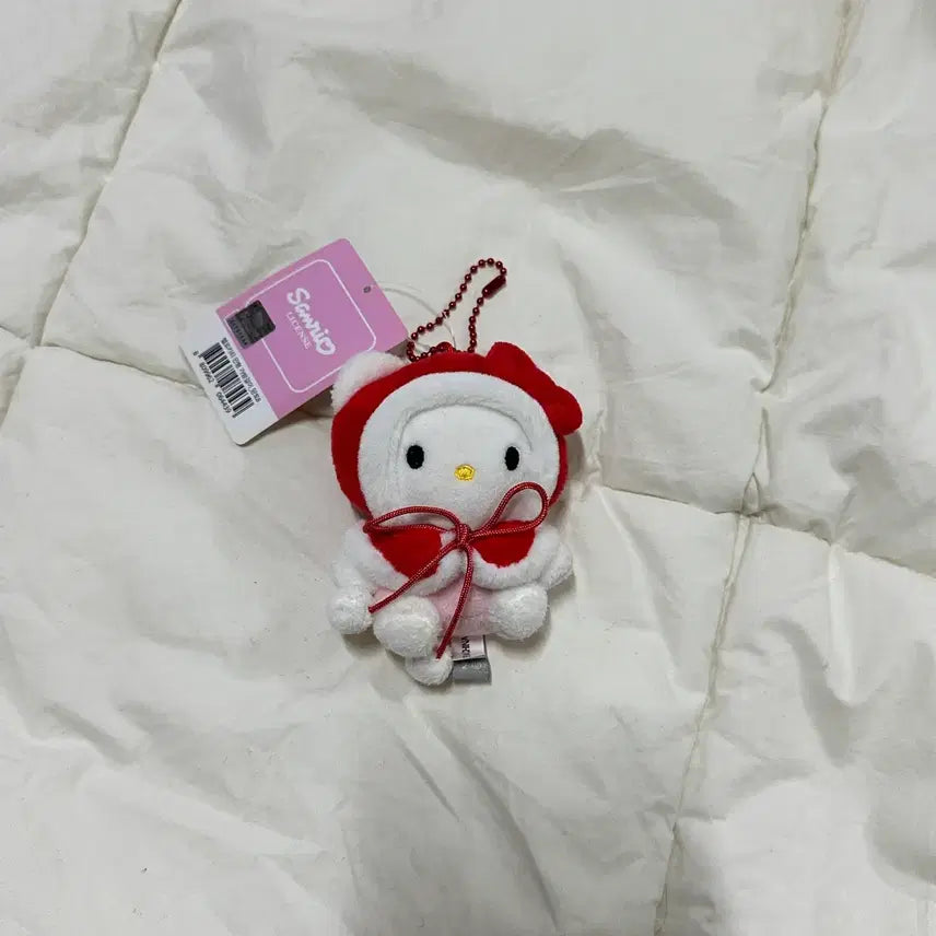 [BUNJANG] Hello Kitty Red Riding Hood Keychain Plush Doll / 키티 빨간망토 키링 인형뽑기