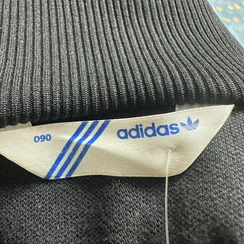[BUNJANG] Adidas Firebird Sequin Track Jacket (Size 90) / 아디다스   파이어버드 스팽글   져지집업-90사이즈