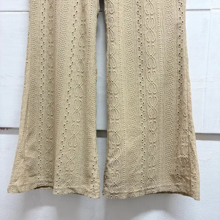 [BUNJANG] Beige Perforated Layered Bending Bootcut Pants L / 베이지 펀칭 레이어드 밴딩 부츠컷 팬츠 L JPN