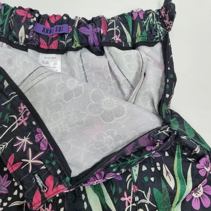 [SOLD OUT] ANNA SUI 안나수이 24SS 플라워 뒷밴딩 스커트 / 여 77