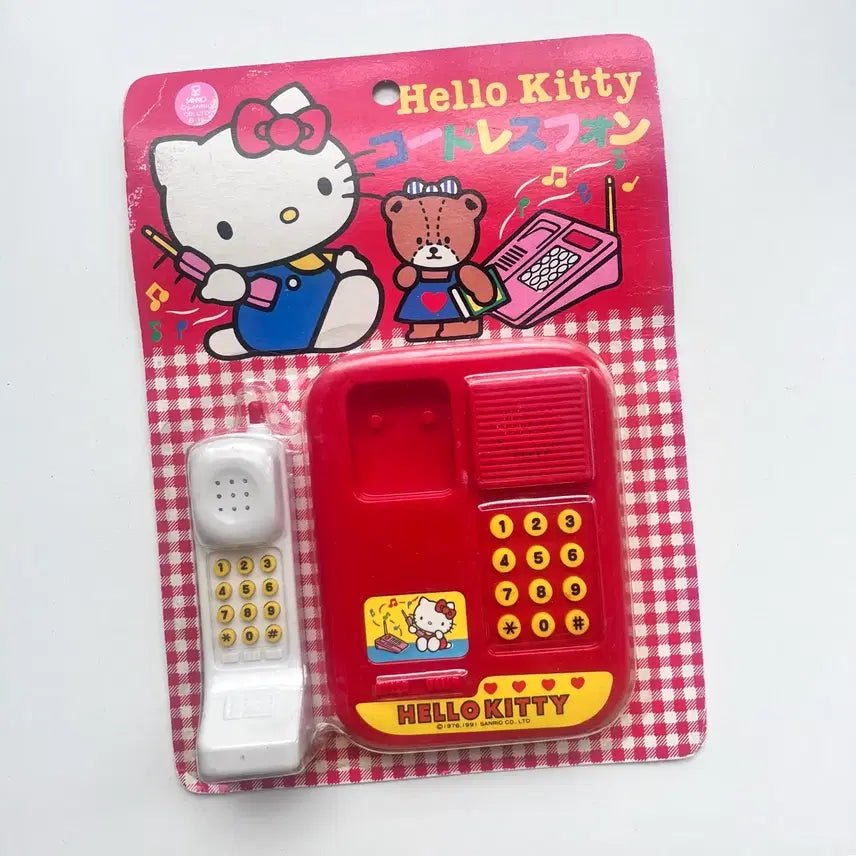 [BUNJANG] Hello Kitty Vintage Telephone Toy / 일본 정품 고전 키티 전화기 장난감 고전문구 빈티지 인테리어