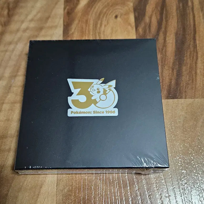 [BUNJANG] Pokemon 30th Anniversary Badge April Limited Edition (Sealed) / 포켓몬 30주년 뱃지 4월(미개봉, 배송비 포함) - 한정판