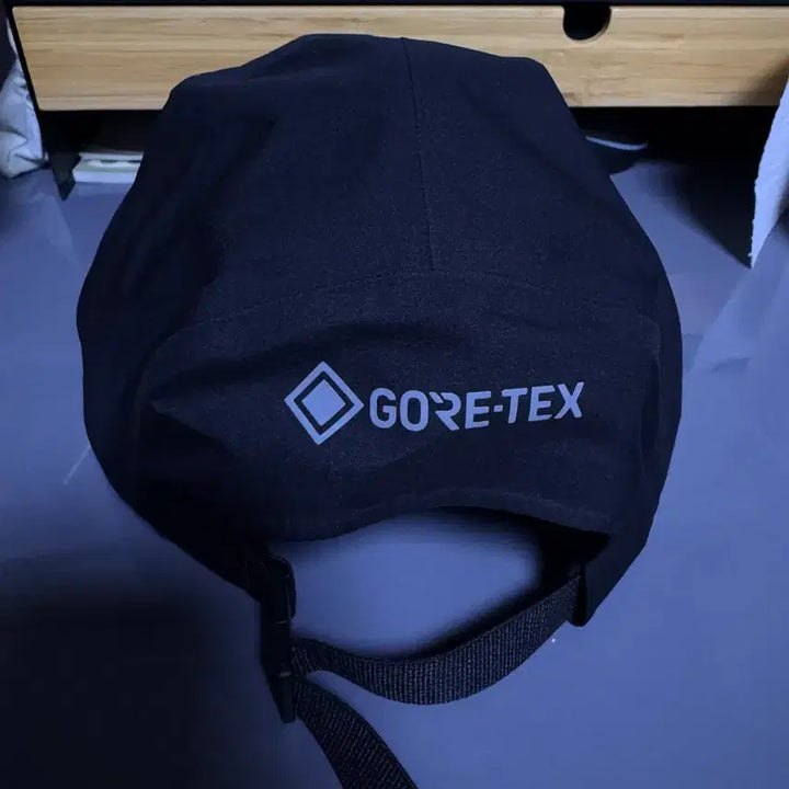 [SOLD OUT] 아크테릭스 고어 5 패널 햇