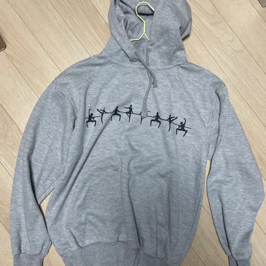 [BUNJANG] Gray Ballerina Print Hoodie / 회색 발레리나 프린팅 후드티 새것