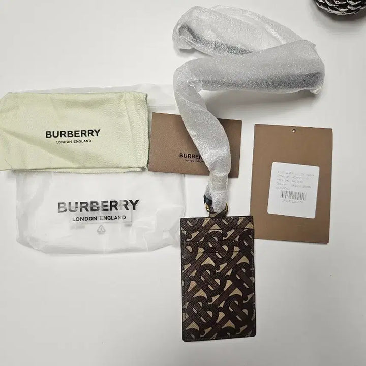 [BUNJANG] Burberry Monogram Card Holder Brown / 정품 버버리 모노그램 카드홀더 브라운 새상품(택배비 무료)
