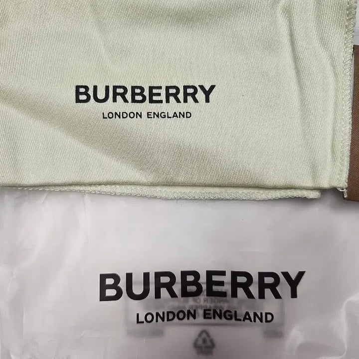 [BUNJANG] Burberry Monogram Card Holder Brown / 정품 버버리 모노그램 카드홀더 브라운 새상품(택배비 무료)