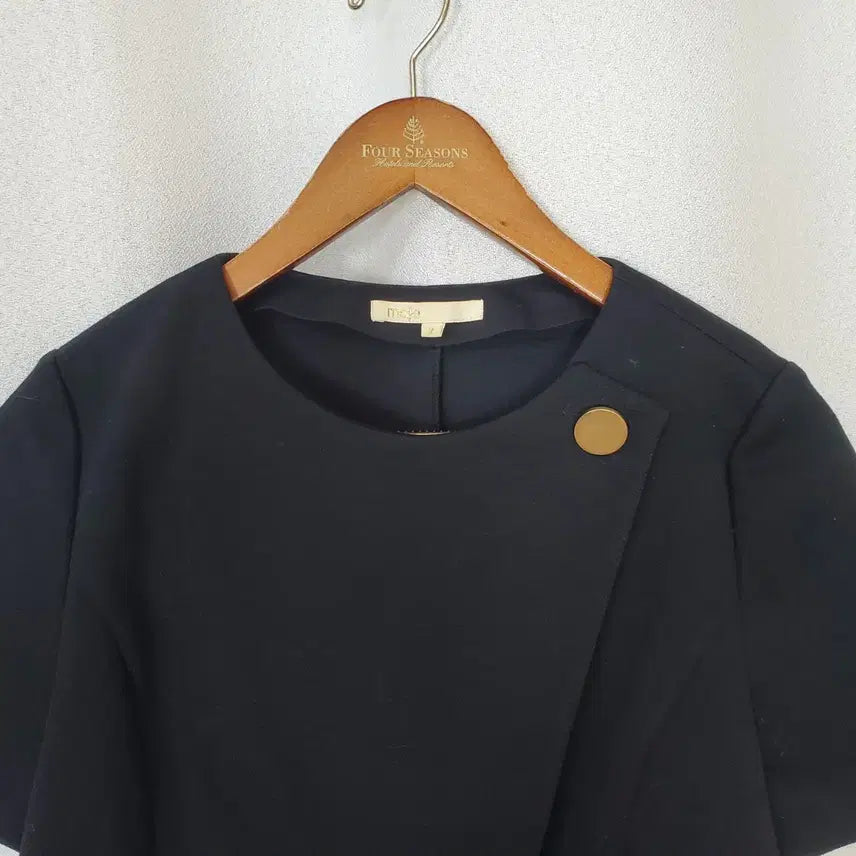 [BUNJANG] Maje Cropped Jacket - Black / 마쥬 크롭자켓 여성2