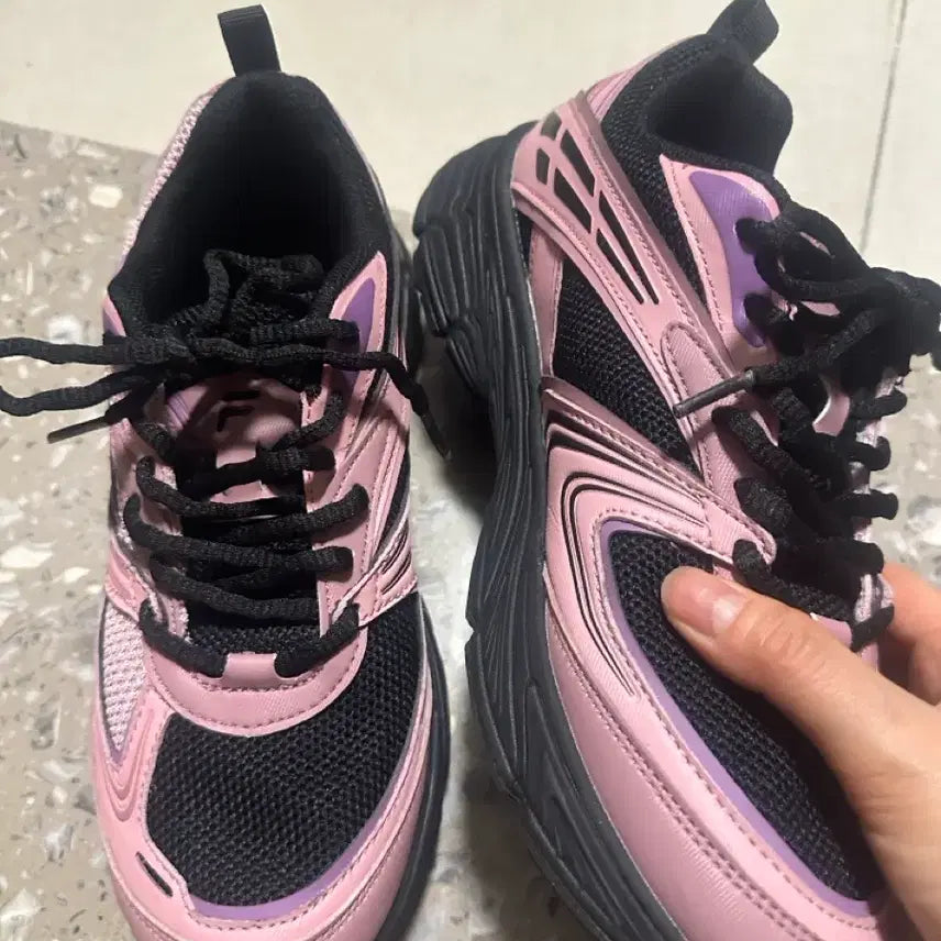 [BUNJANG] Fila Han So Hee Sneakers 245 / 휠라 한소희 운동화 245(10분착용)